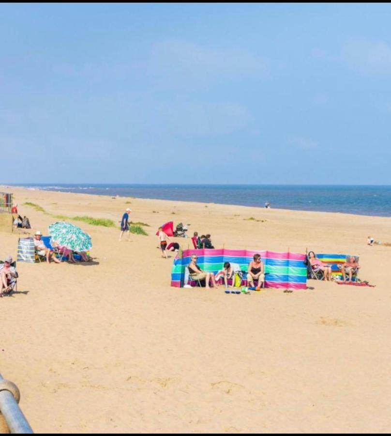 The Luxury Wolds Retreat 6 Berth 3 Bedrooms Beds Made For Arrival Wifi Ingoldmells Exterior photo